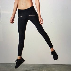 ADAY Throw and Roll Leggings - S - Black